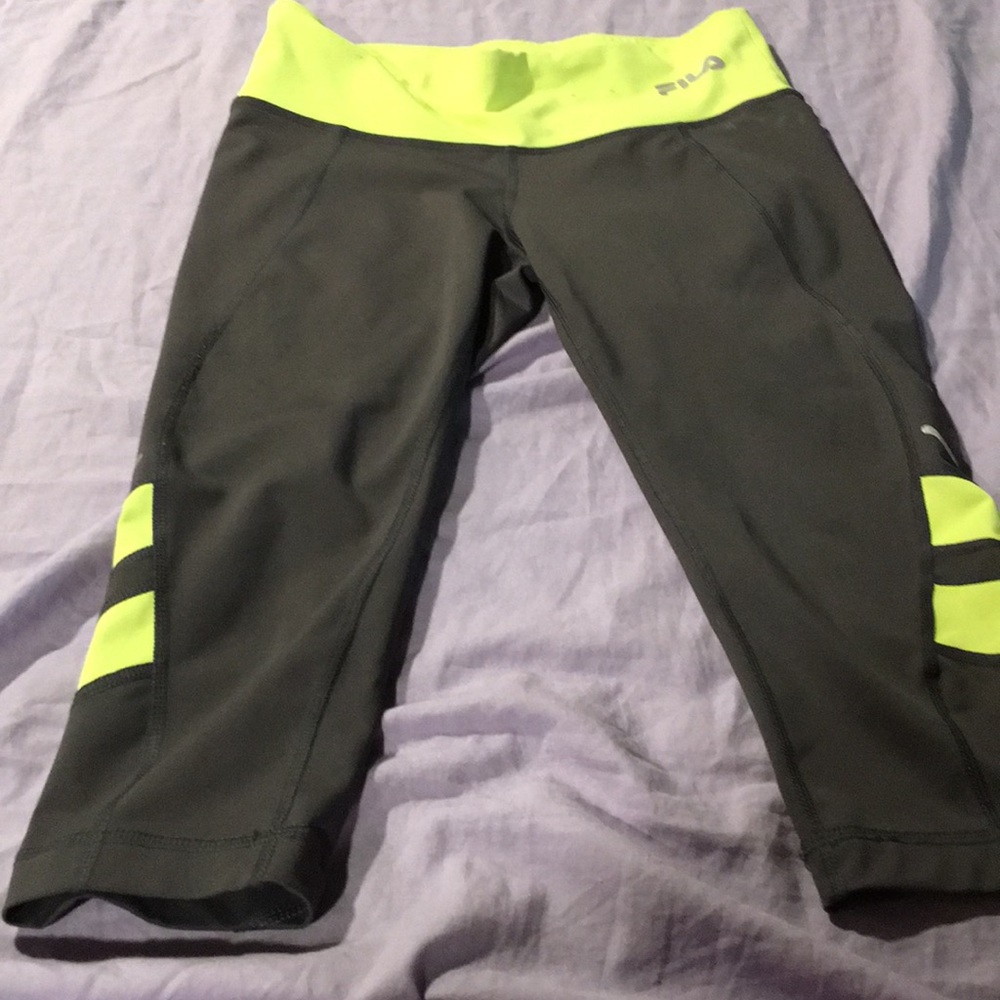 Dial Capris
